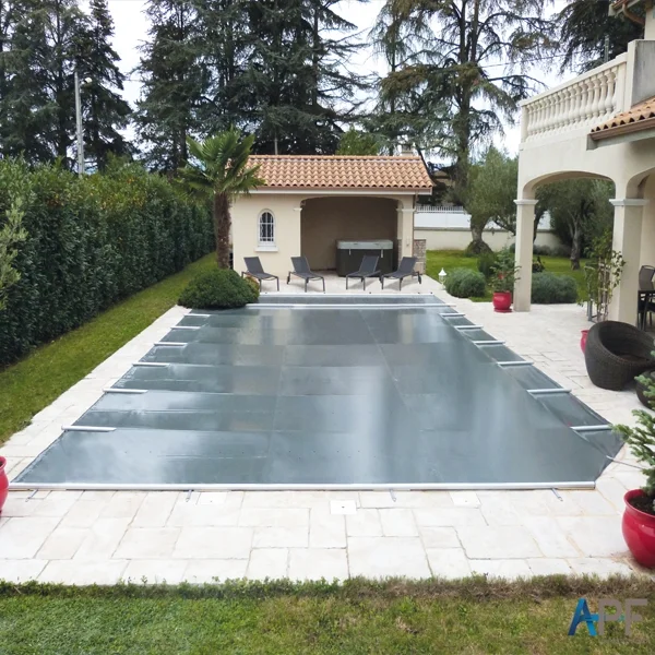 piscineale20260612114115112767